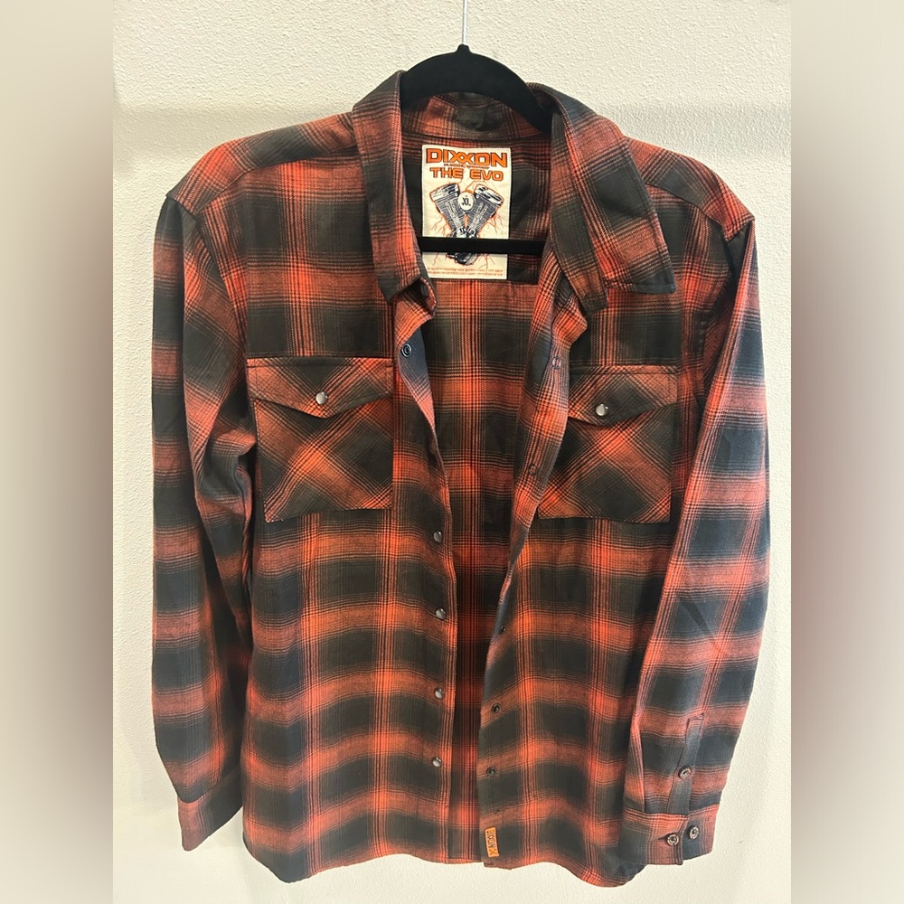Women’s size XL The Evo Flannel No sticker